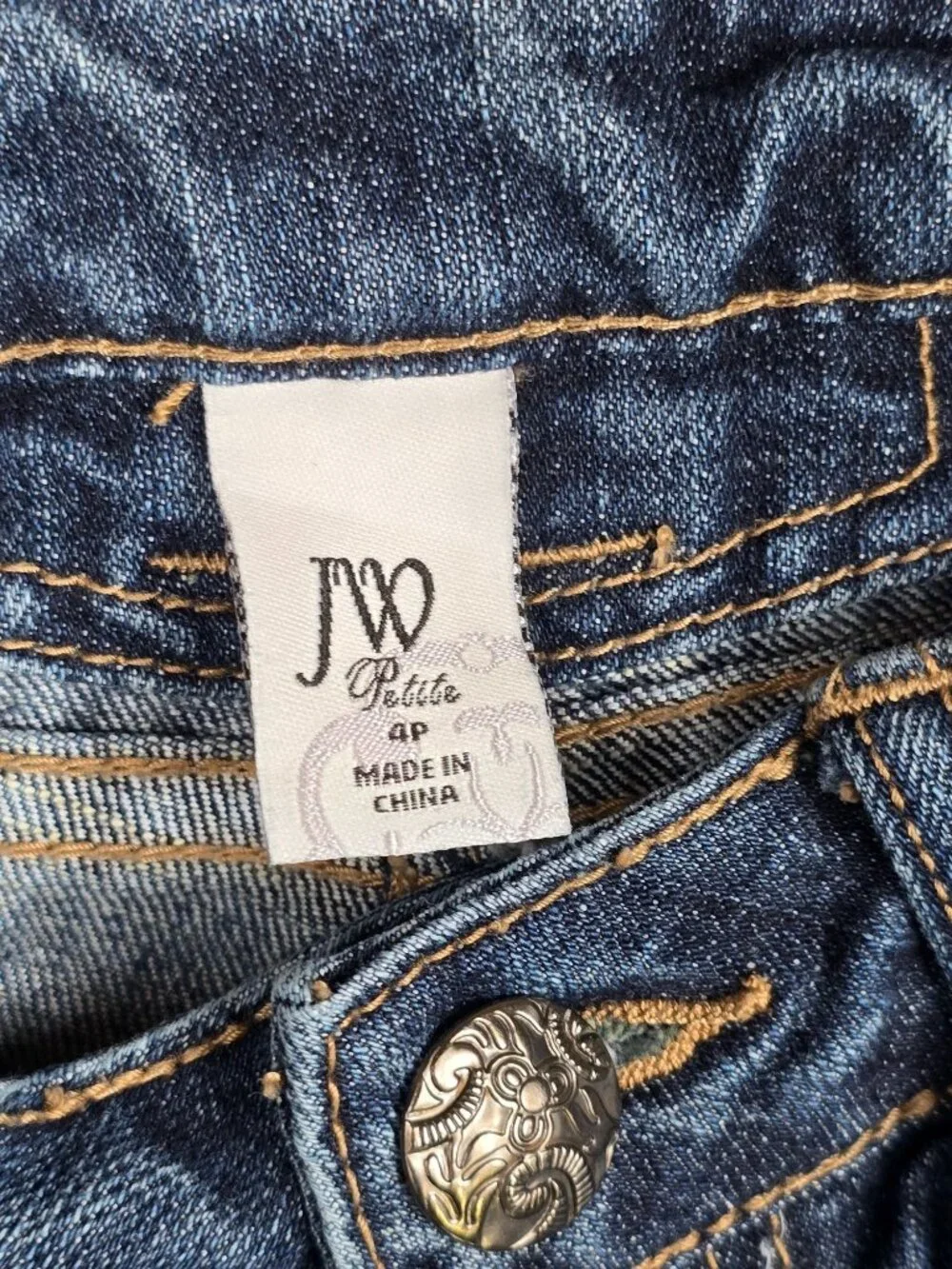 JW Petite Womens Bootcut Blue Jeans Size 4P With Studded Back Pockets - Picture 2 of 6